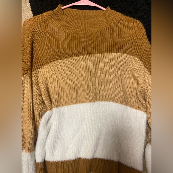 Bundle Deal. 4 Sweaters for 1 flat price. All 4 are new never worn - Picture 3 of 6